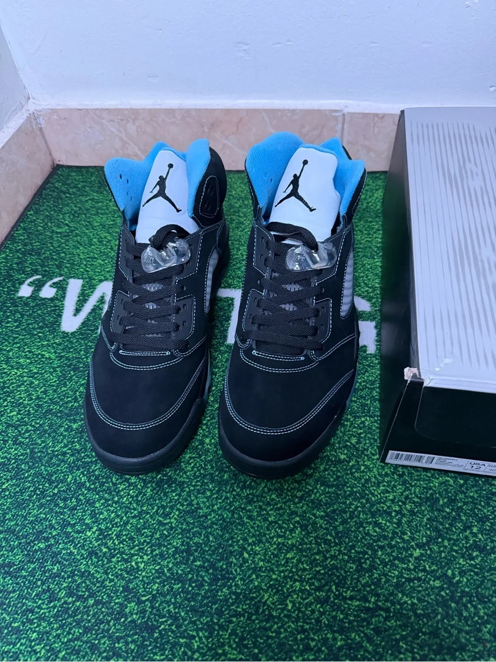 Jordan 5 Men’s Black Unc